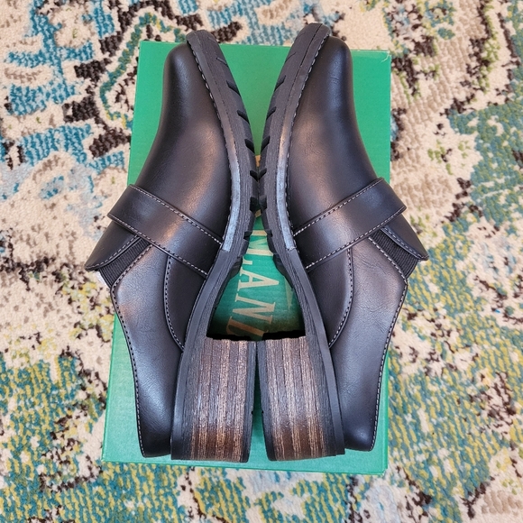 NIB Eastland Black Slip-On Clogs Mules, Size 8.5M Bohemian Trendy Chunky - Picture 7 of 10